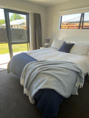 Central Retreat and self contained with free wifi, Cromwell
